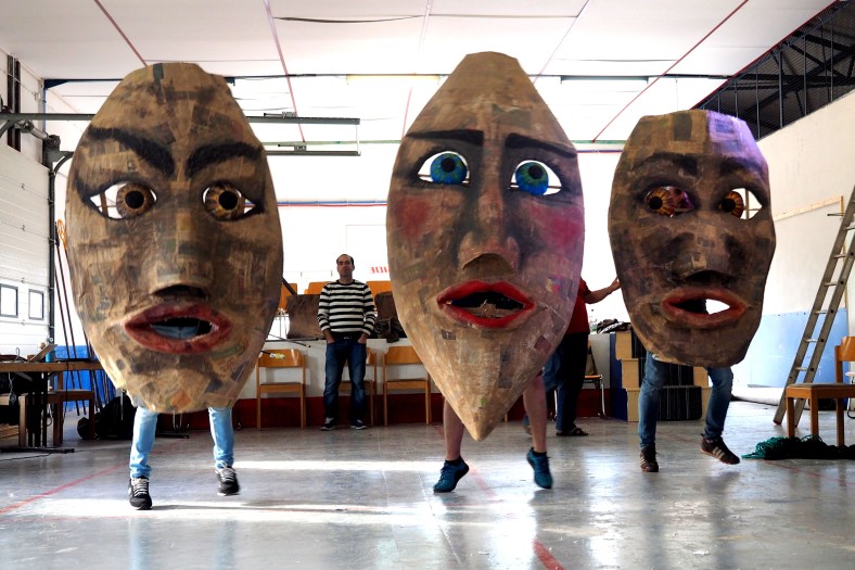 3 große Masken